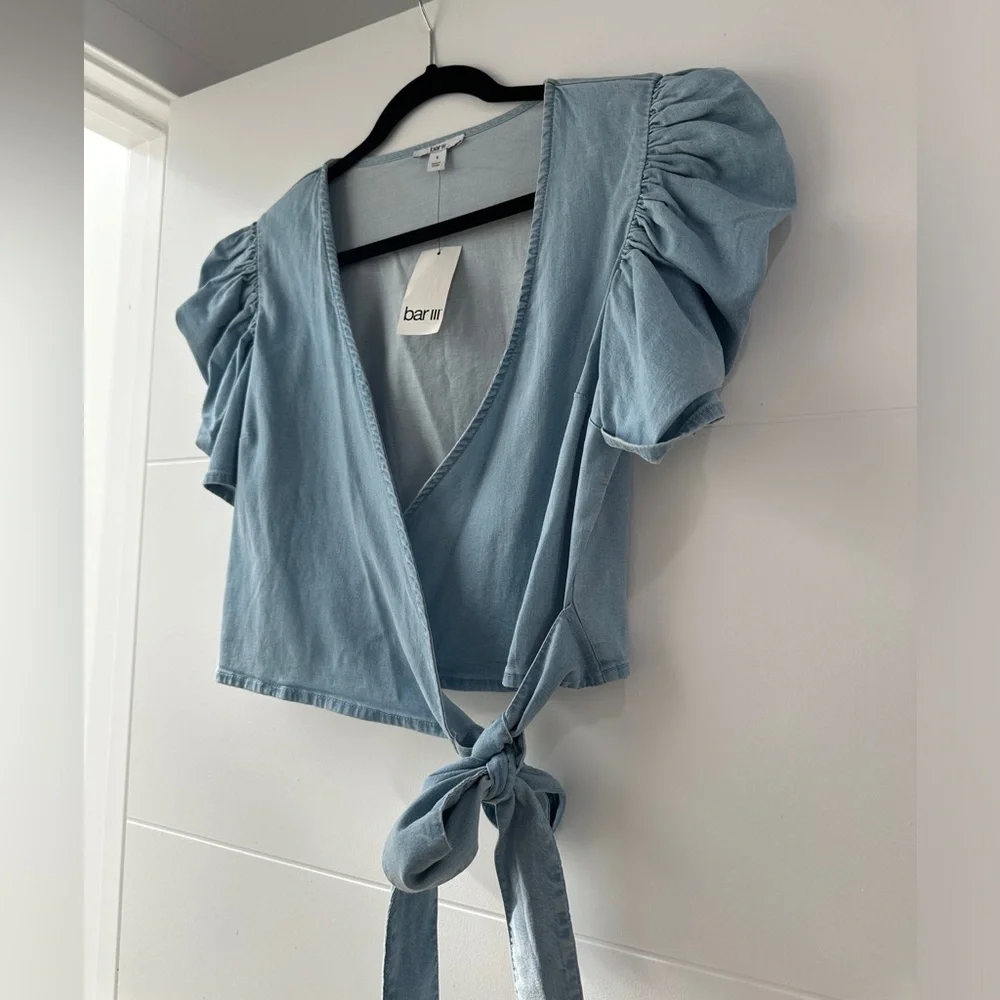 Bar III Light Wash Denim Puff Sleeve Wrap Crop Top | NWT Size Small - Picture 10 of 14